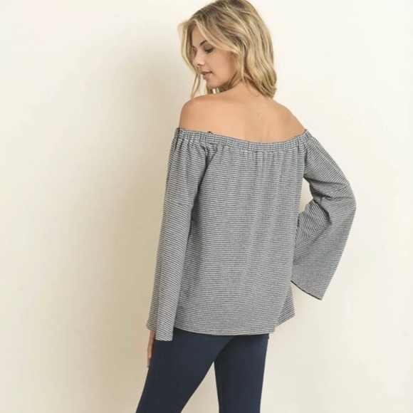 Off The Shoulder Gingham Top - Picture 5 of 7
